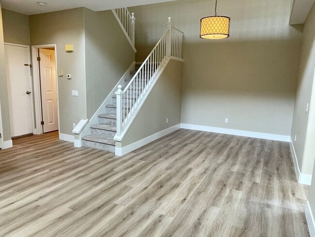 Building Photo - Del Mar Single Family Home- Just in Time f...