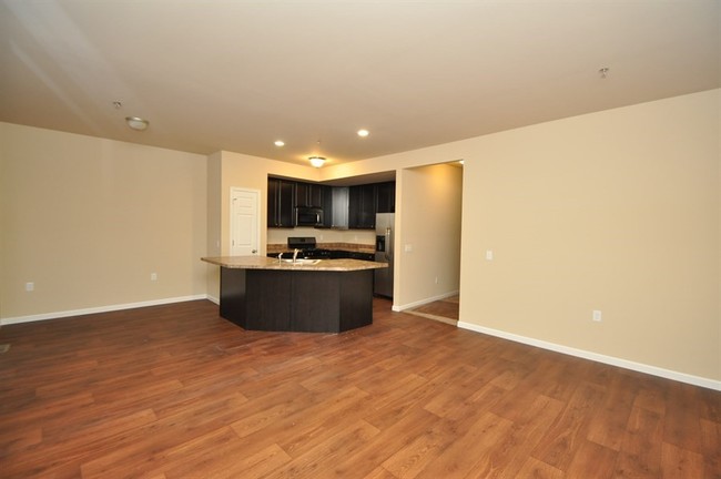 Building Photo - 215 Norma Ln