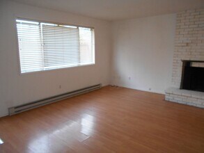 Building Photo - 1120 SE 45th Ave