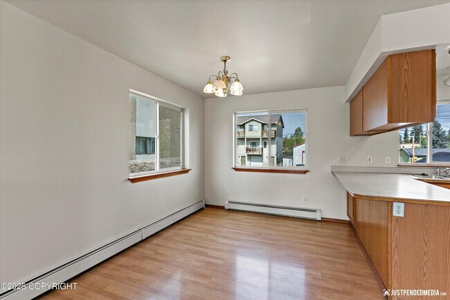 Foto del edificio - 437 E 14th Ave