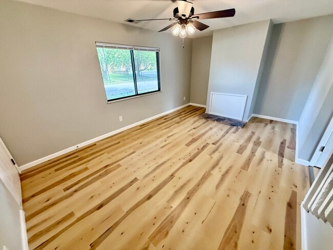 Foto del edificio - 821 N Cherry St