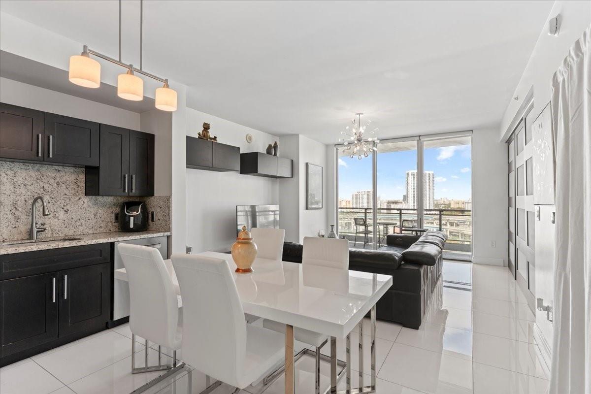 Foto principal - 90 SW 3rd St
