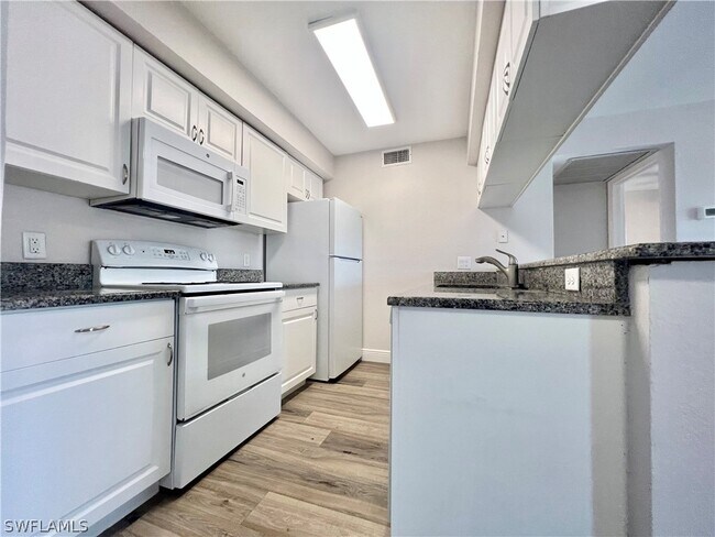 Foto del edificio - 5319 Summerlin Rd