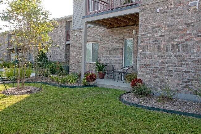 Building Photo - 8280 Cypress Rd