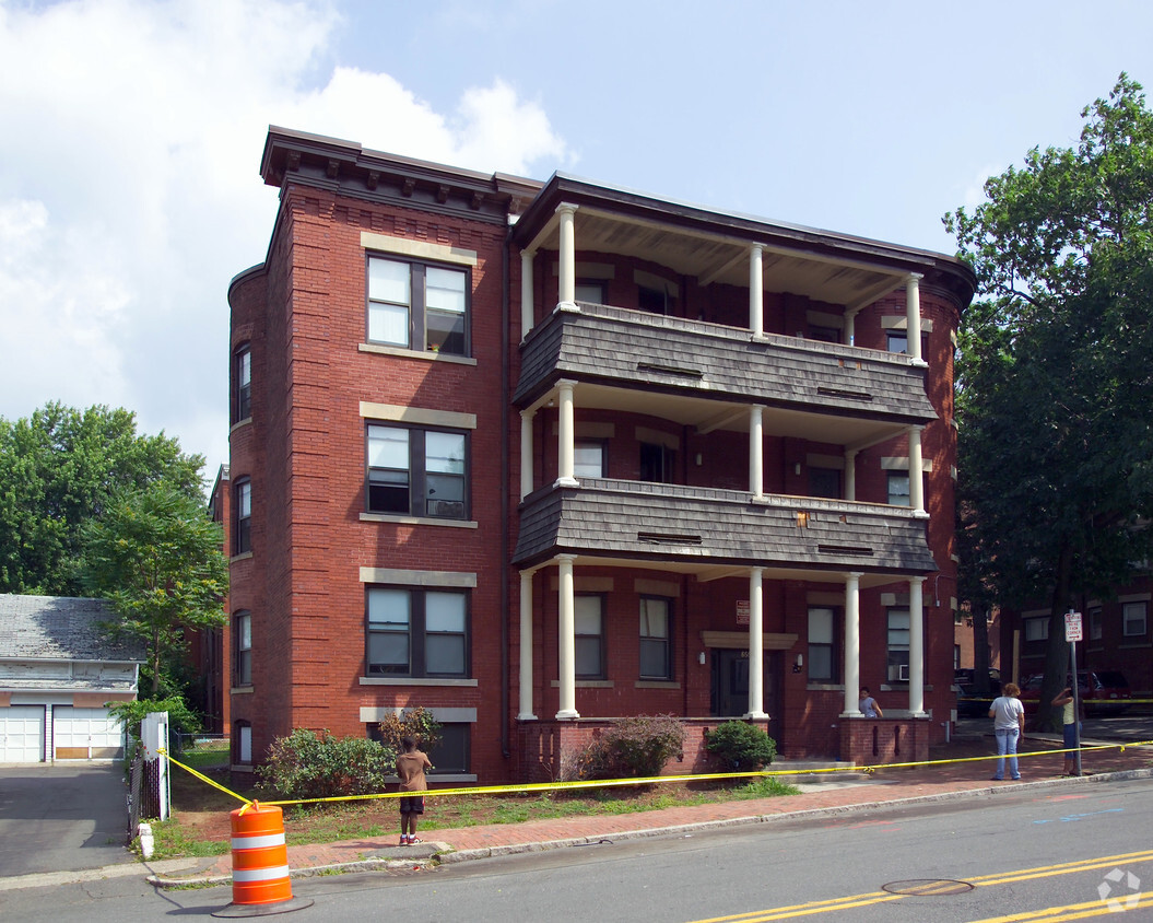 Building Photo - 866 Worthington St