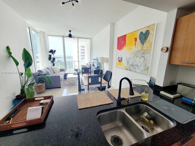 Foto del edificio - 480 NE 30th St