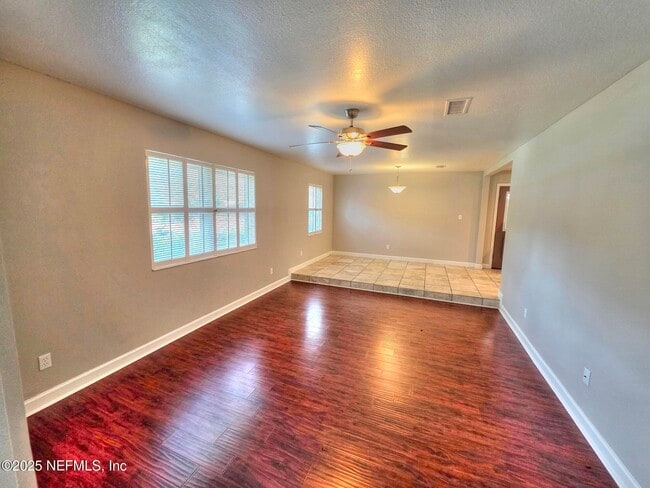 Foto del edificio - 3212 Blair Dr
