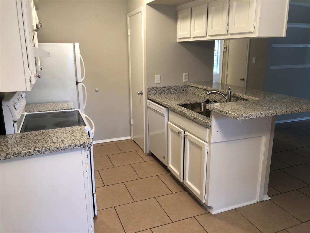 Foto principal - 318 S Poplar St
