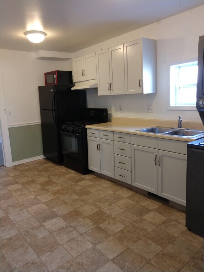 130 E. Chestnut St., Wauseon, OH 43567 Townhouse for Rent in Wauseon