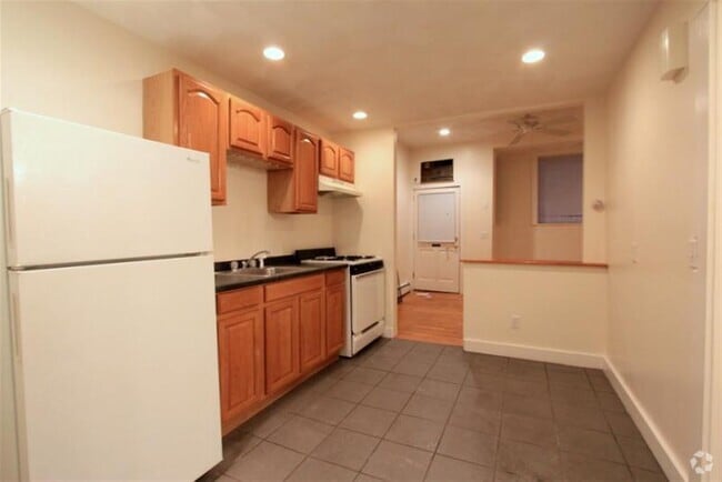 302 Highland Ave