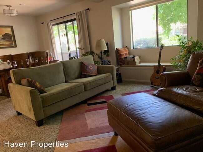 Foto del edificio - 2 br, 1.5 bath House - 2221 King Ct #33