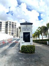 Building Photo - 13953 Kendale Lakes Cir