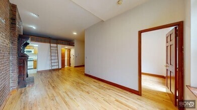Building Photo - 70 W 87th St