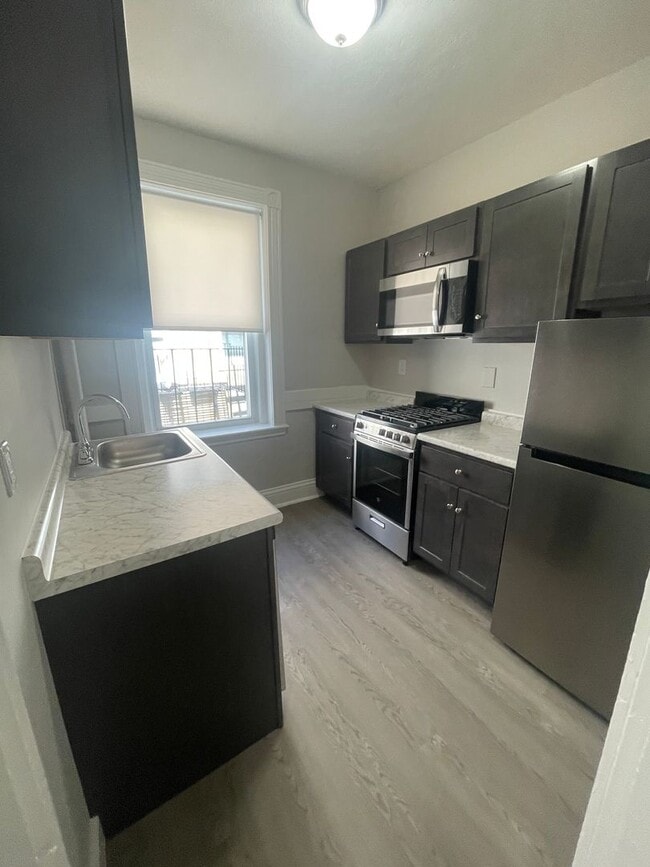 BRAND NEW STUDIO, Just finished . heat Hw inc no fee Students ok NEW KIT, BATH, FLOORS , PAINT - BRAND NEW STUDIO, Just finished . heat Hw inc no fee Students ok NEW KIT, BATH, FLOORS , PAINT House