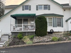 633 Hampton Ave