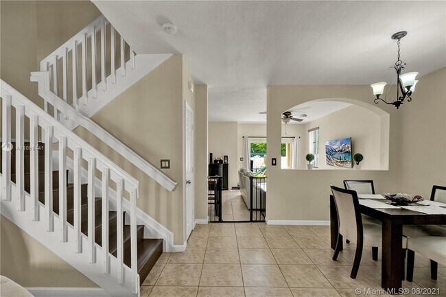 Building Photo - 27328 SW 143rd Ave