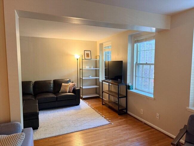 Foto del edificio - 3731 39th St NW