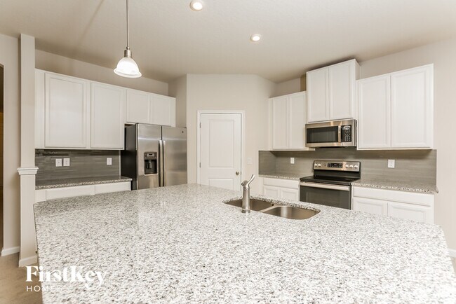 Building Photo - 4335 Silver Creek St