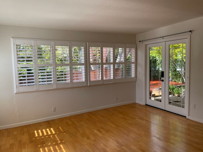 Foto del edificio - Charming Two Bedroom Pacific Grove Home