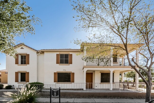 Building Photo - 809 E Agua Fria Ln