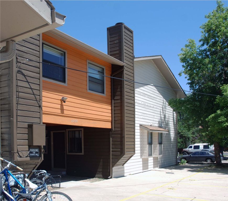 Primary Photo - Central Boulder 2 Story Spacious Townhome