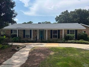 Building Photo - 301 Teakwood Cir