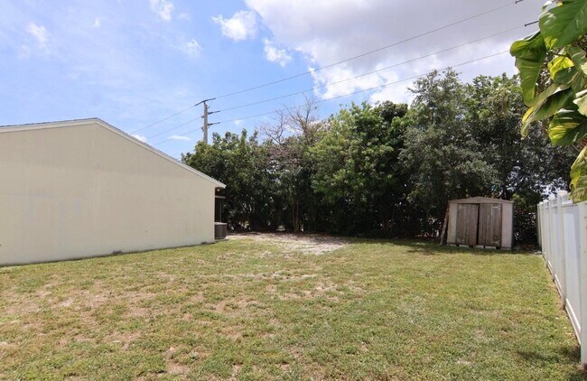 Foto del edificio - 3470 SW 4th St
