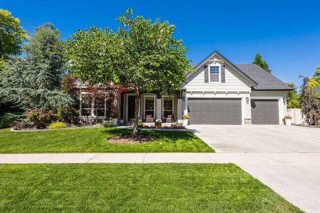 Foto del edificio - Stunningly Upgraded 4-Bedroom Home in Prime Eagle Location