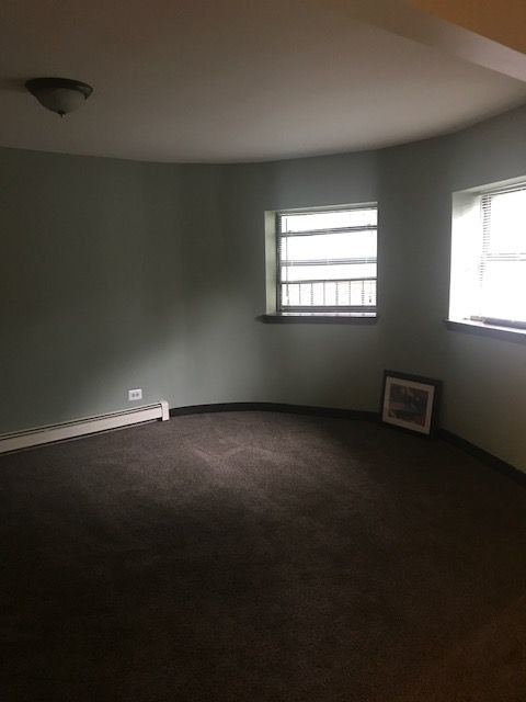 Building Photo - 5850 S King Dr