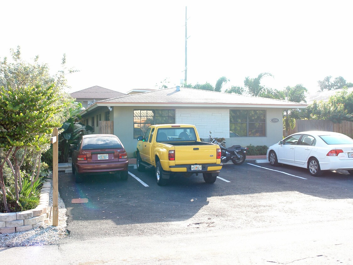 Foto del edificio - 1240 NE 12th Ave