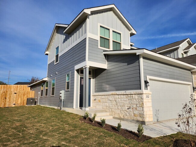 Building Photo - Luxury Living in the Heart of Cibolo!