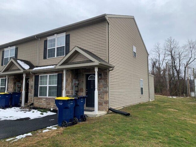 Foto del edificio - 2108 Market St Ext