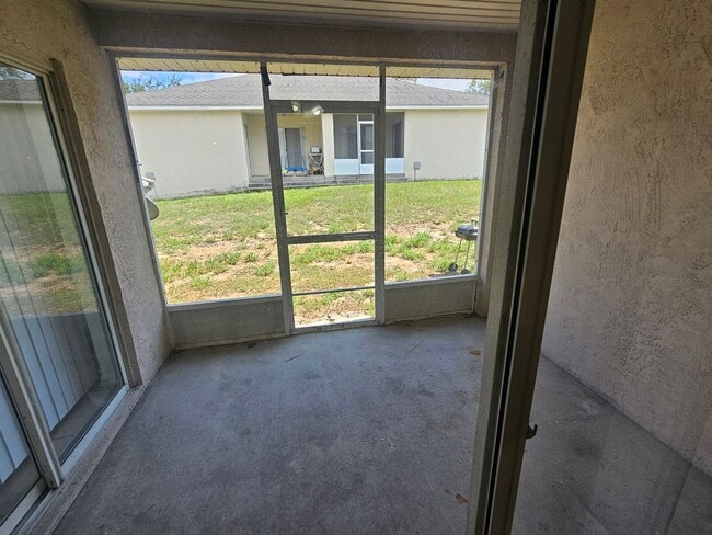 Building Photo - 2611 Hollow Ln