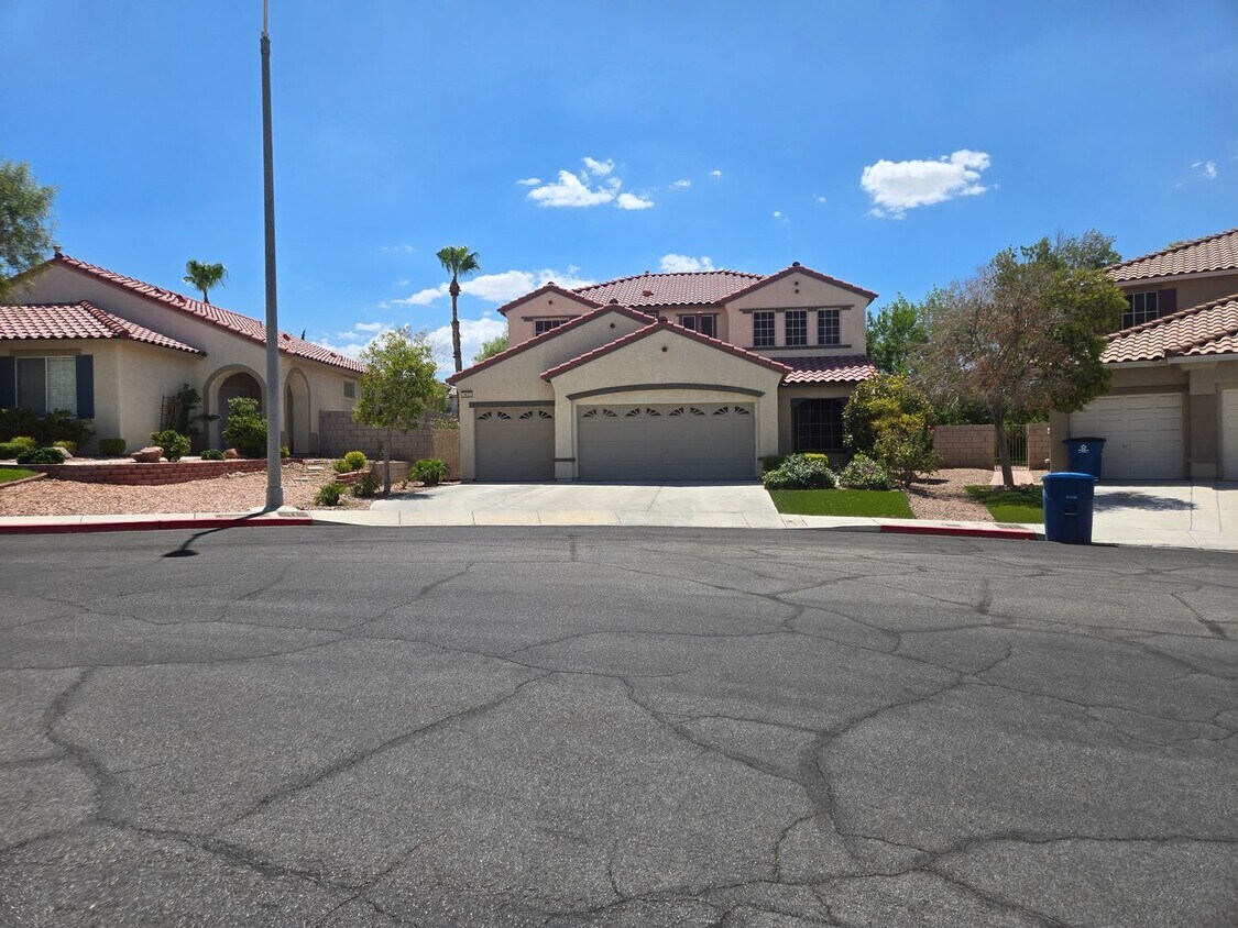 Foto principal - A Fabulous 3 Bedroom Home in Seven Hills