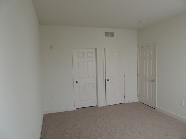 Building Photo - Walden Crossroads Apartment Homes