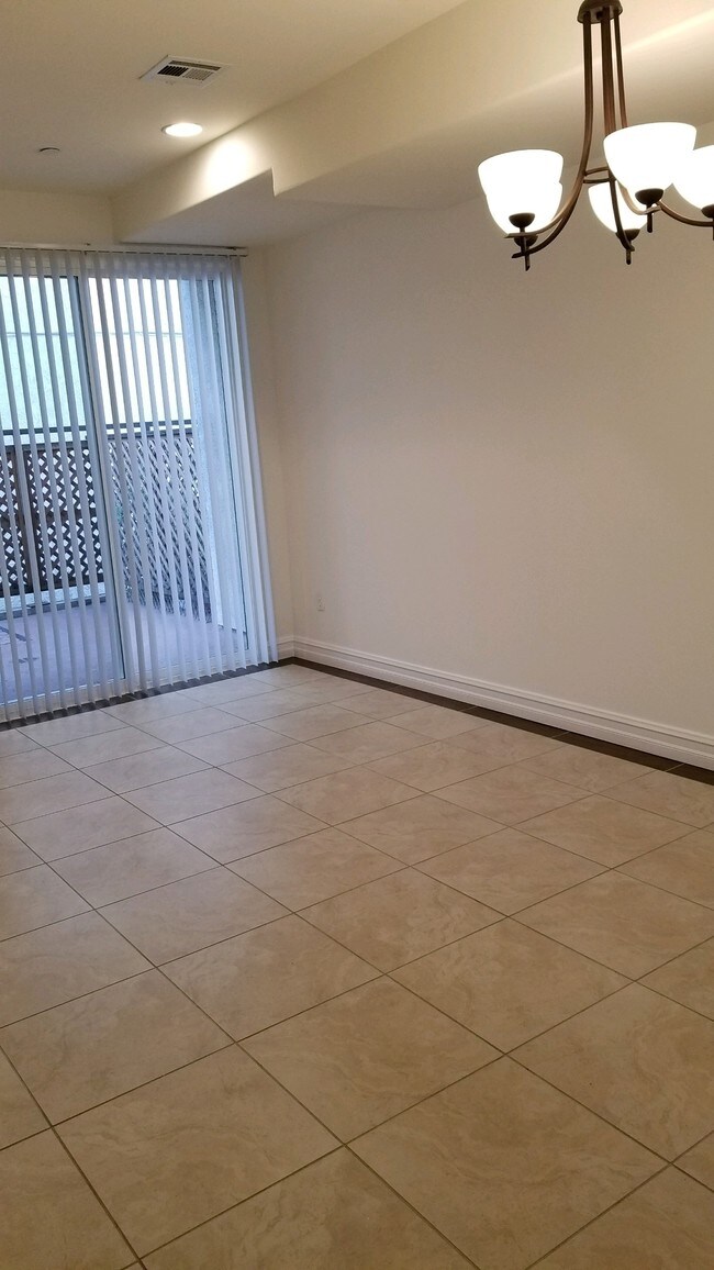 Foto del edificio - 368 W Doran St