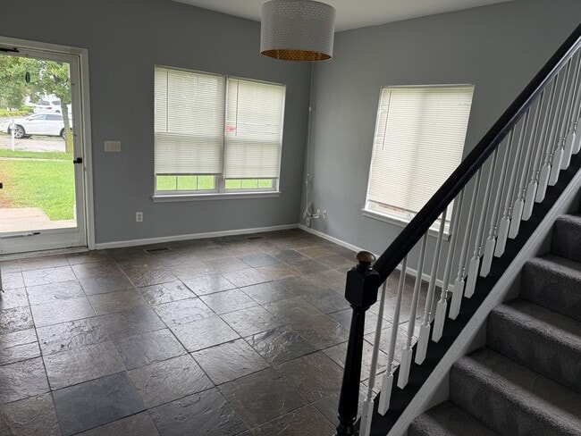 Building Photo - 384 Reston Cir