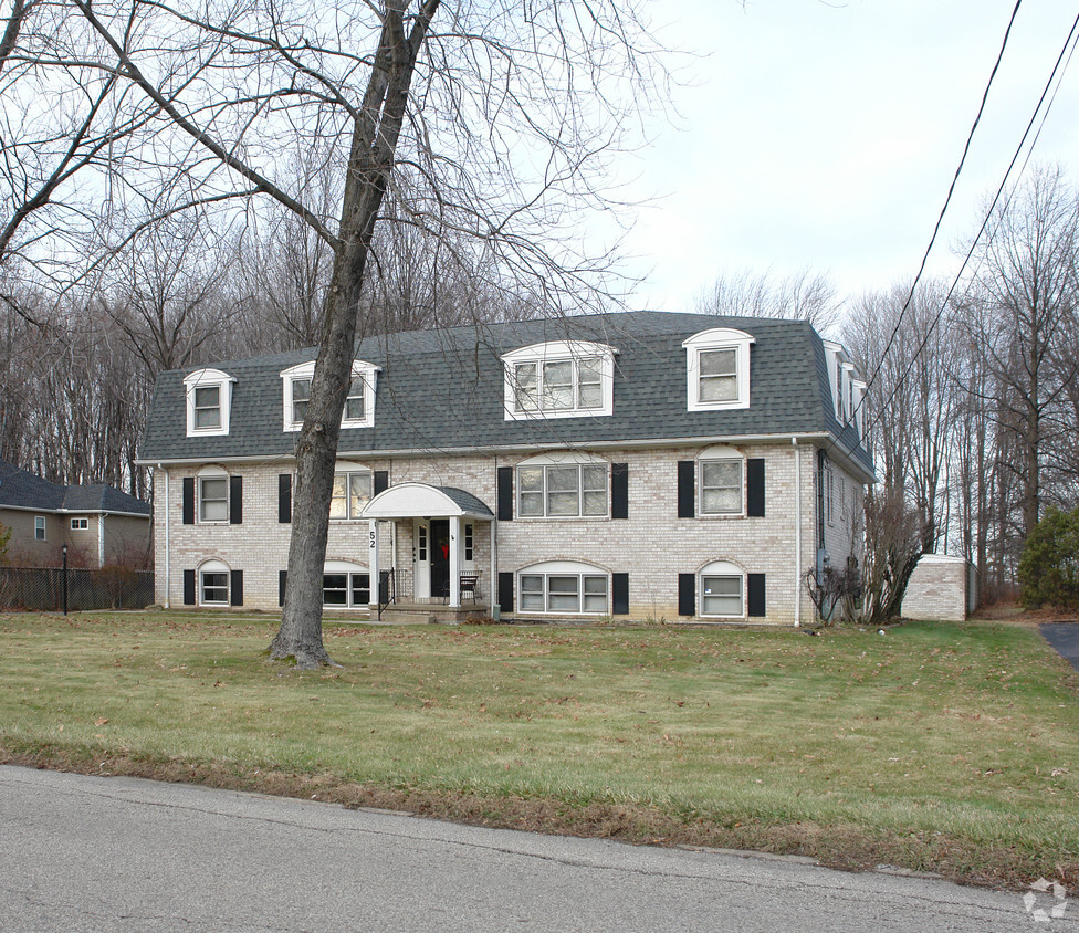 Foto del edificio - 52 Southwoods Dr