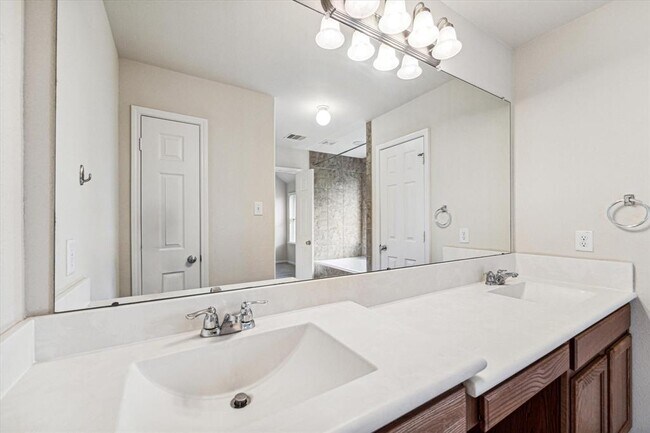Building Photo - 6414 Stoney Creek Dr