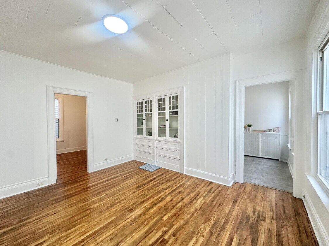 Primary Photo - 130 5th Ave