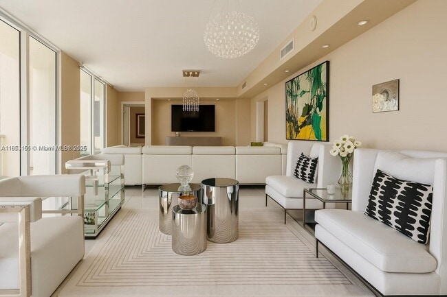 Foto del edificio - 150 Sunny Isles Blvd