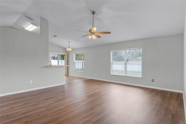 Building Photo - 819 Gentle Breeze Dr