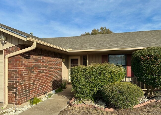 Foto del edificio - New flooring and paint!