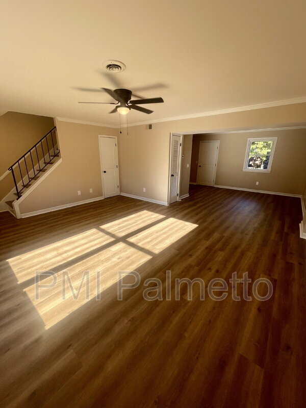 Foto del edificio - 4716 Palm Tree Ln