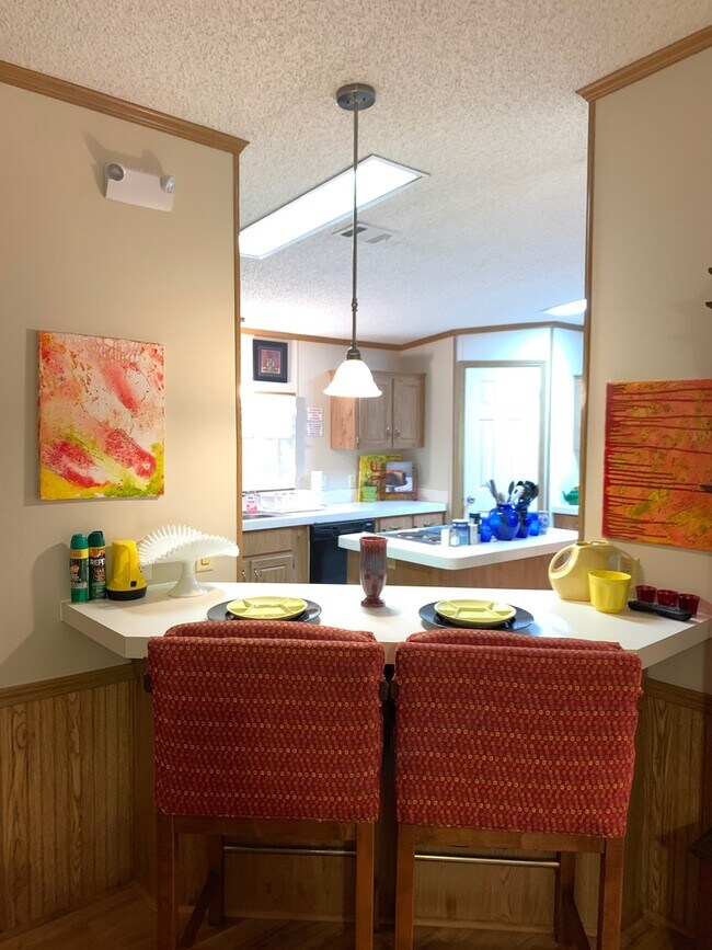 Building Photo - Furnished spacious 3/2.5 home. Corporate a...