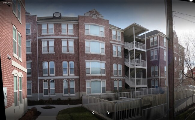 Building Photo - 47 E 600 N