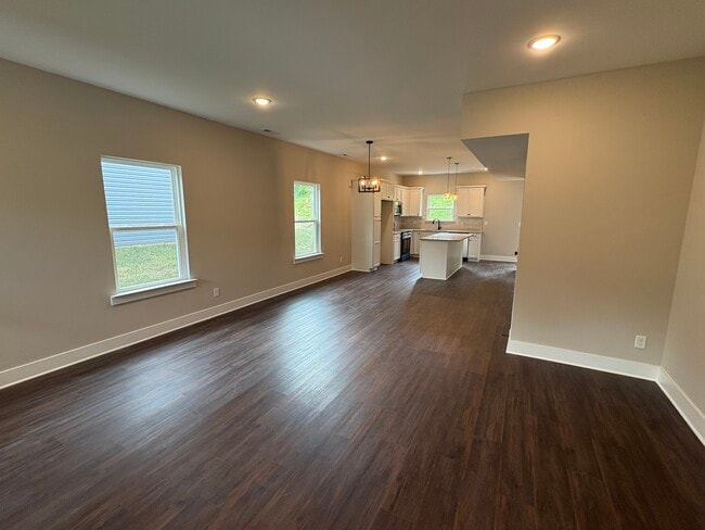 Building Photo - 4705 Heiskell Dr