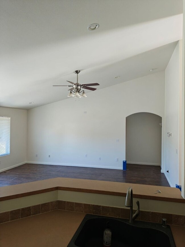 Building Photo - Sandcastle Estates Home - Pet friendly