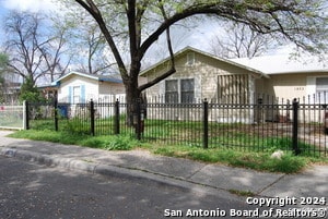 Building Photo - 1823 Clower
