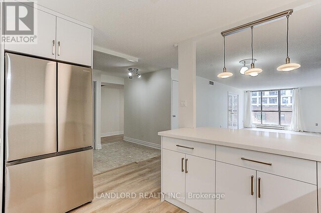 Photo du bâtiment - 188 Spadina Ave.